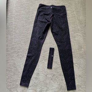 Lululemon leggings size 6 baroque deep Zinfandel